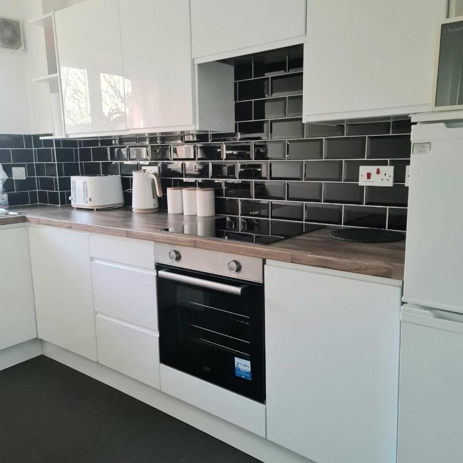 Levenhowe Holiday Apartment 발로크 외부 사진